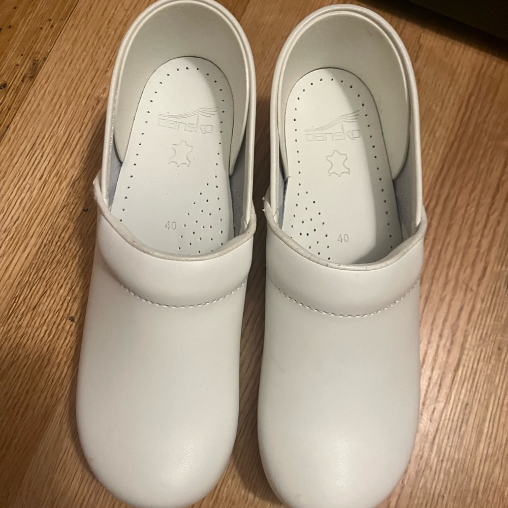 Dansko Clog White size 40